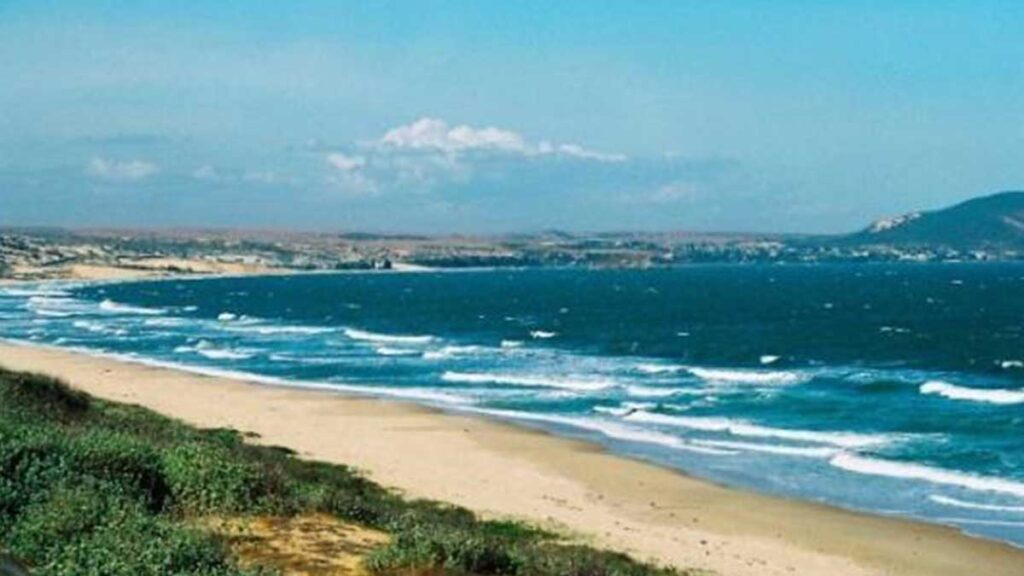 Szörftábor Szörftábor Vietnámba Muine a Balatonőszöd Surf Klub Sportegyesület Szervezésével Szörftábor Szörftábor Vietnámba Muine a Balatonőszöd Surf Klub Sportegyesület Szervezésével